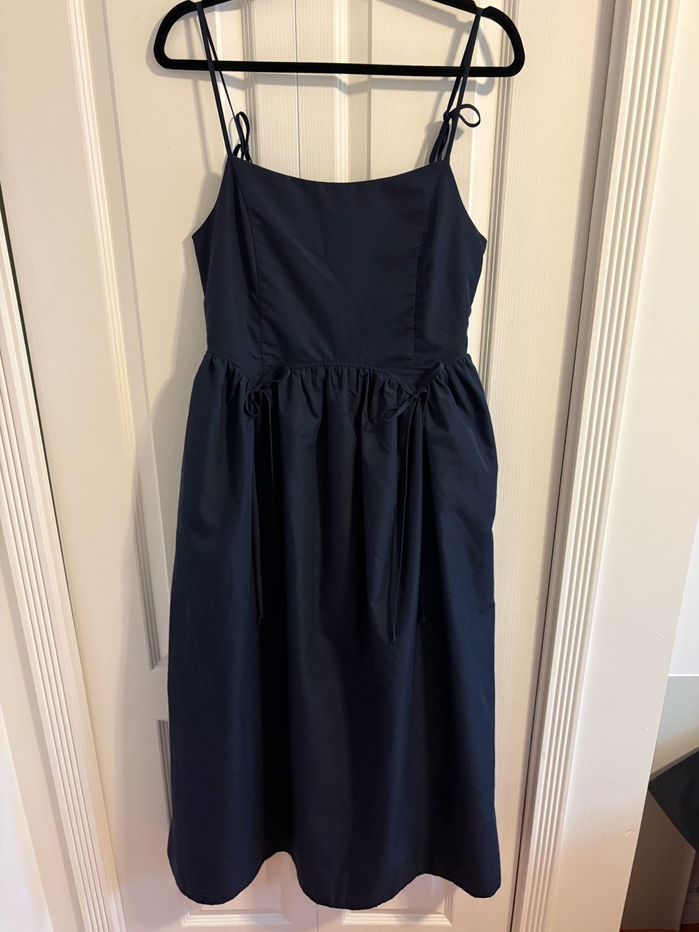 Sleek Navy Spaghetti-Strap Midi Dress